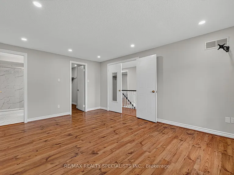 19 Longyear Dr — Photo 26