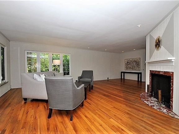 5th image of 14326 S Park Blvd