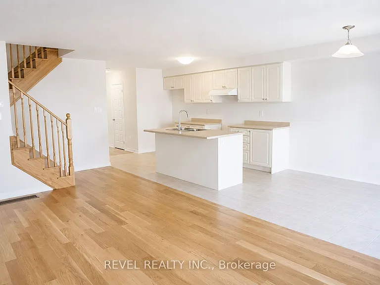 62 Munro Cir — Photo 7