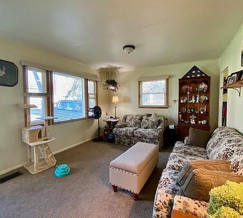 4th image of 803 Greenlawn Ave NW