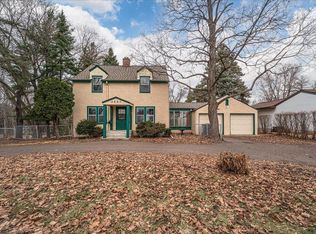 2697 Stillwater Rd E, Maplewood, MN 55119
