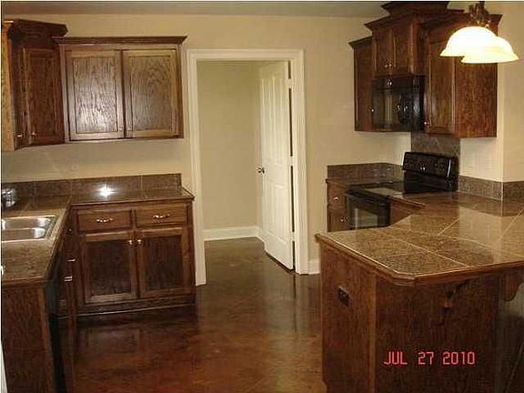 2nd image of 212 Landsdowne Way