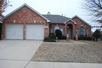 1st image of 605 Cresthaven Dr