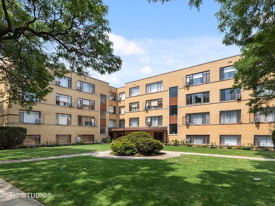 1st image of 2700 W Summerdale Ave APT 1C