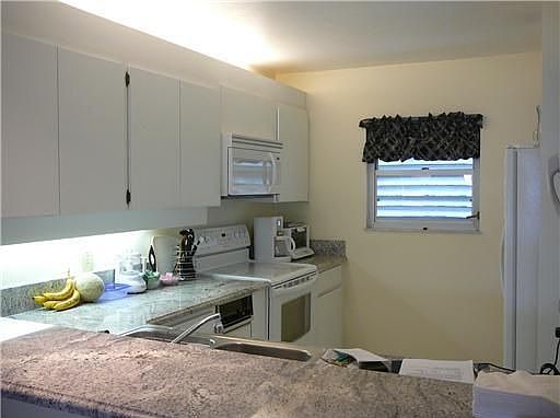 3rd image of 1550 NE Ocean Blvd APT B103