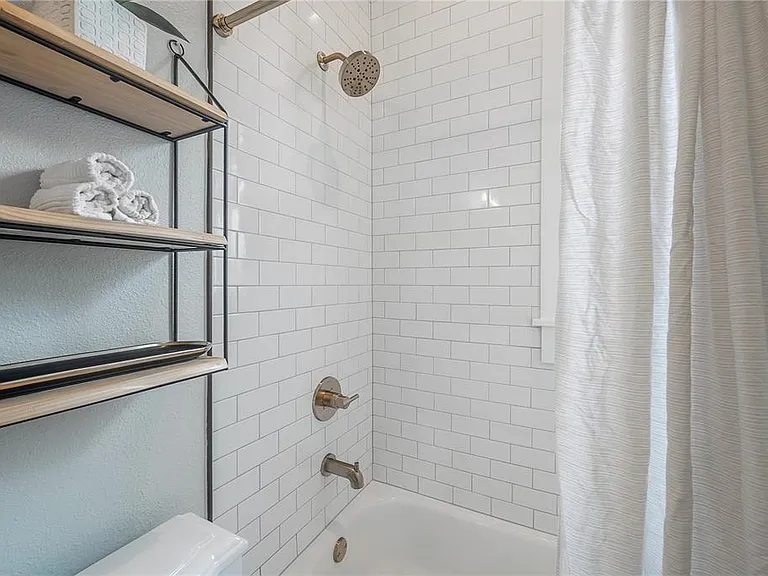 5301 N Central Ave — Photo 36