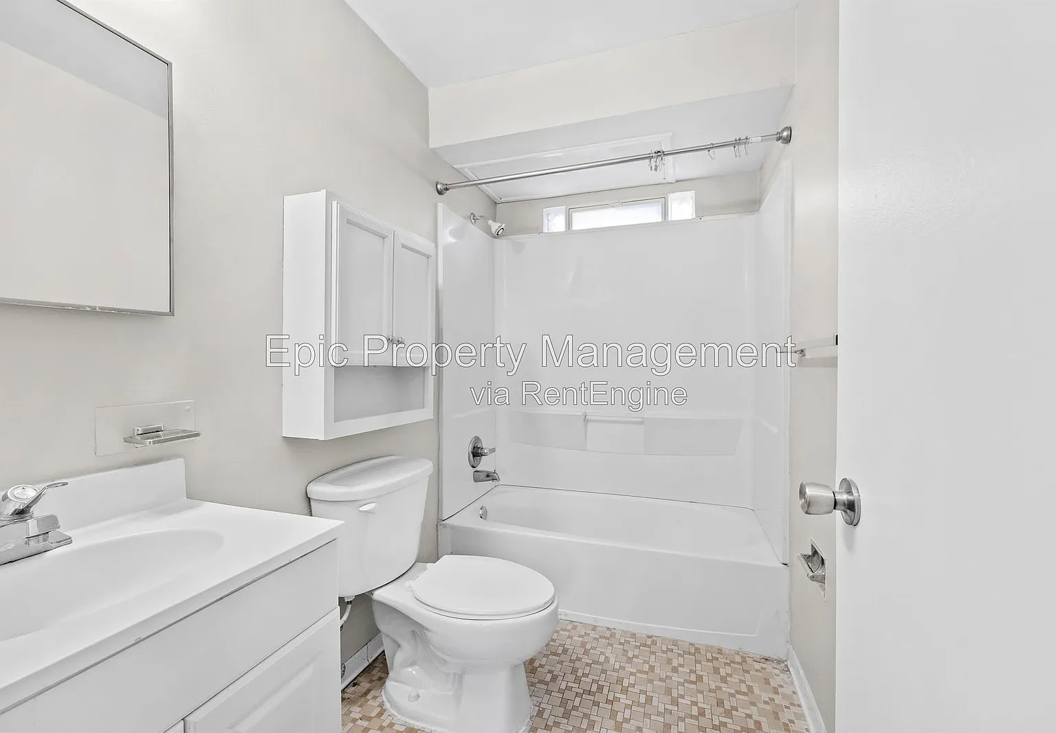 1 bed, 1.0 bath, $995 — Photo 4