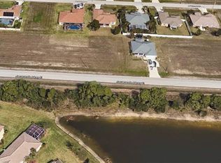 1021 Jacaranda Pkwy E, Cape Coral, FL 33909