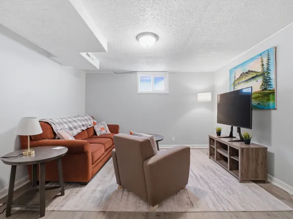 4 S Gay Dr, Longmont, CO 80501