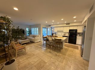 8130 E Del Laton Dr, Scottsdale, AZ 85258