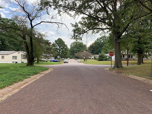 5th image of 8937 Darnell Pl