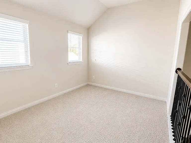 7220 Ridgepoint Dr — Photo 16