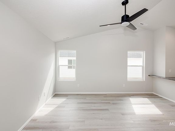 4th image of 12333 Genevieve St