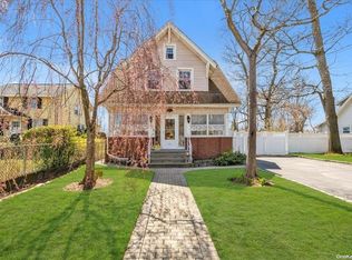 167 Rose St, Freeport, NY 11520