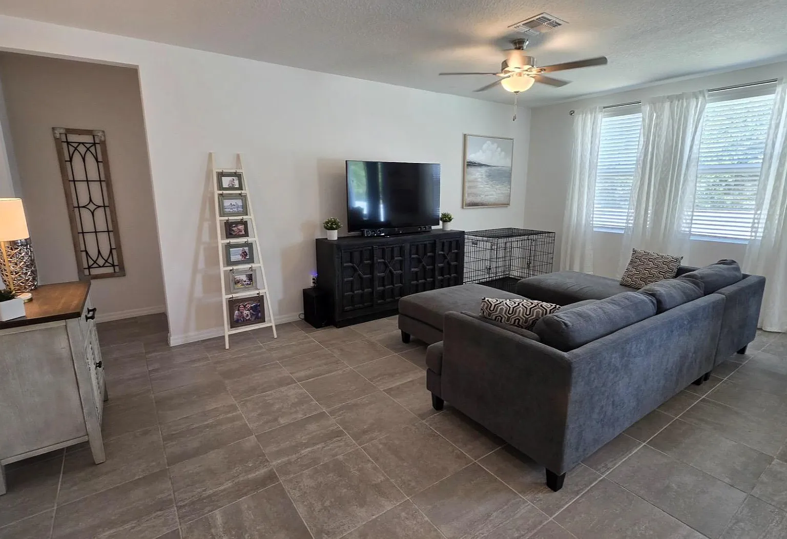 2 bed, 1.0 bath, 1800 sqft, $1,057 — Photo 3