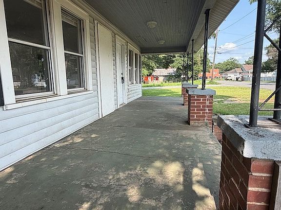 2nd image of 635 42nd St