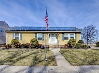11 Woodbridge Ave, Sewaren, NJ 07077