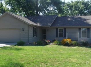 5920 W Fairview Rd, Peoria, IL 61607