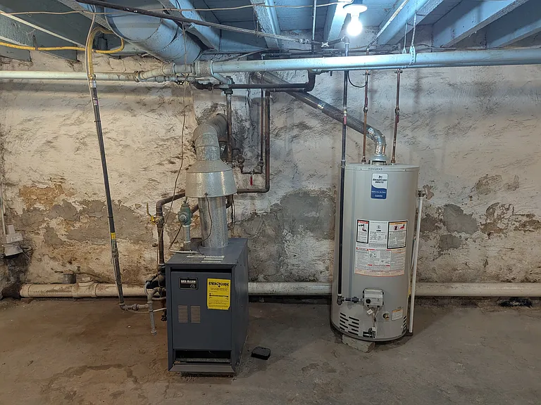950 N Saint Bernard St — Photo 18