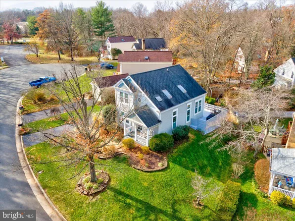 10 Lindenwood Ct, Sterling, VA 20165