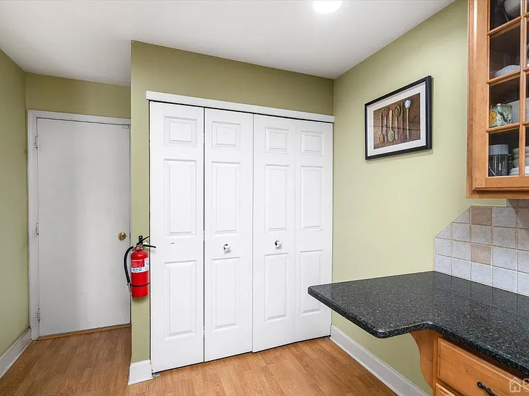 31 Chicopee Dr — Photo 12