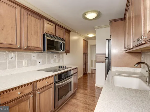 301 N Beauregard St APT 1216, Alexandria, VA 22312