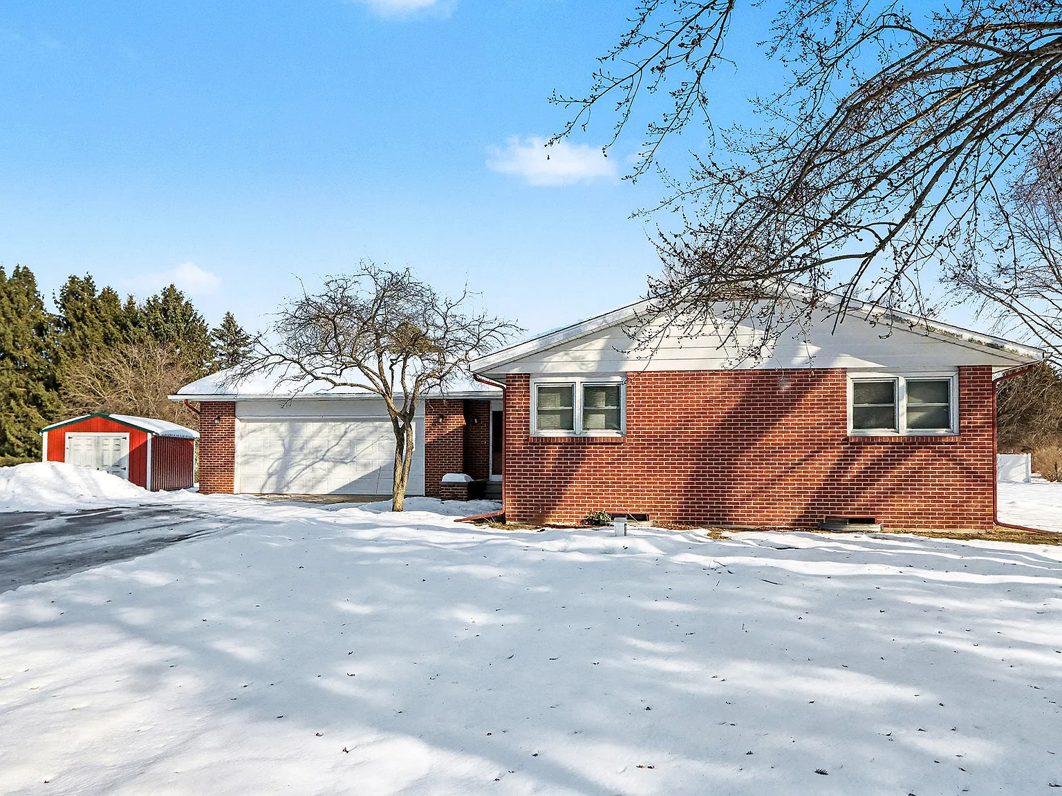 4 bed, 2.0 bath, 1523 sqft, $2,000 — Photo 1