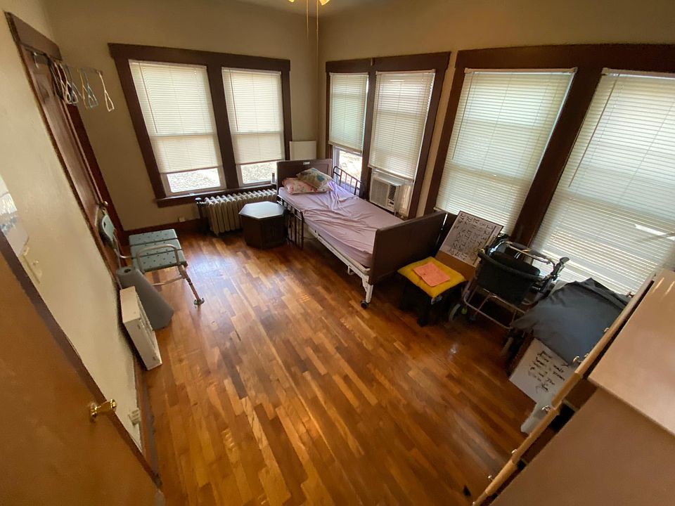 2nd image of 1630 Humboldt St APT B