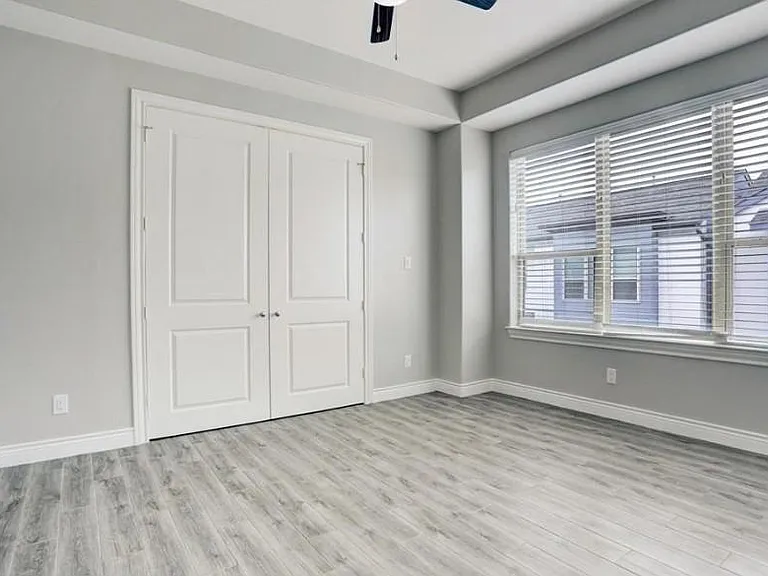 8907 Spring Knoll Forest Dr — Photo 16