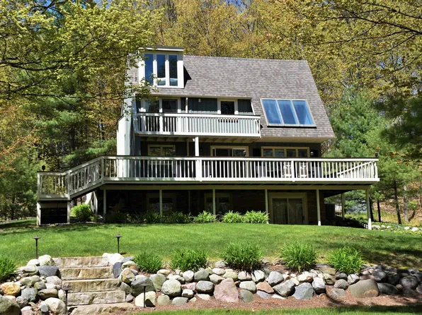 311 W Jefferson Dr, Suttons Bay, MI 49682