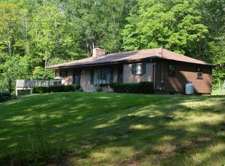 116 New Rd, Moosup, CT 06354