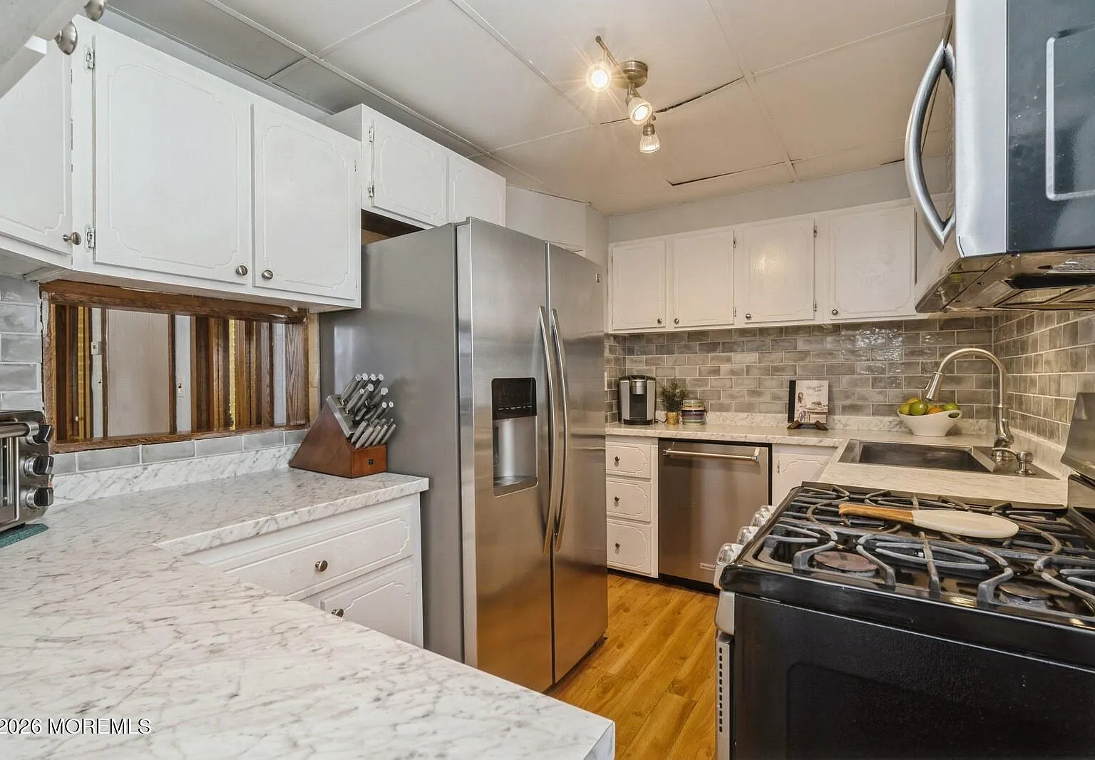 4 bed, 1.5 bath, 1564 sqft, $3,500 — Photo 2