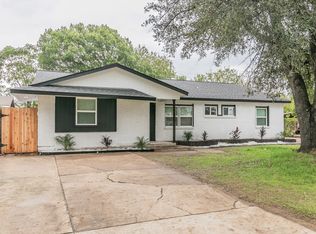 2820 W Rochelle Rd, Irving, TX 75062