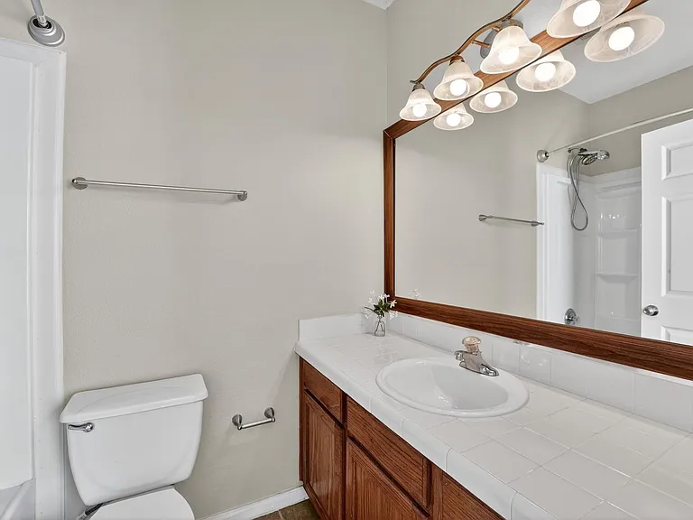 5625 Signal Point — Photo 26