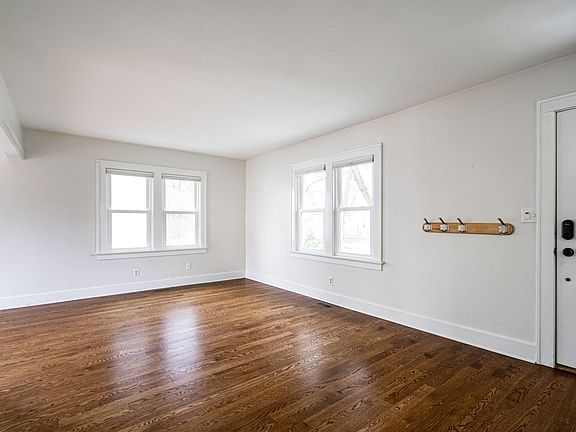 5th image of 5553 N Lydell Ave