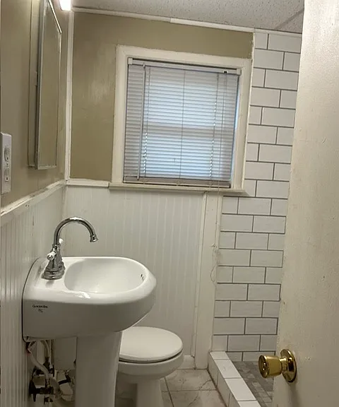 211 Elm Pl — Photo 9
