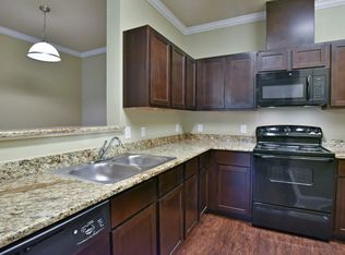 Oakland Hills Apartments, Floresville, TX 78114