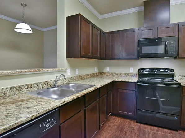 Oakland Hills Apartments