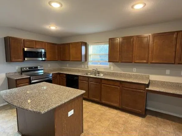 8808 Irish Bend Dr, Fort Worth, TX 76123