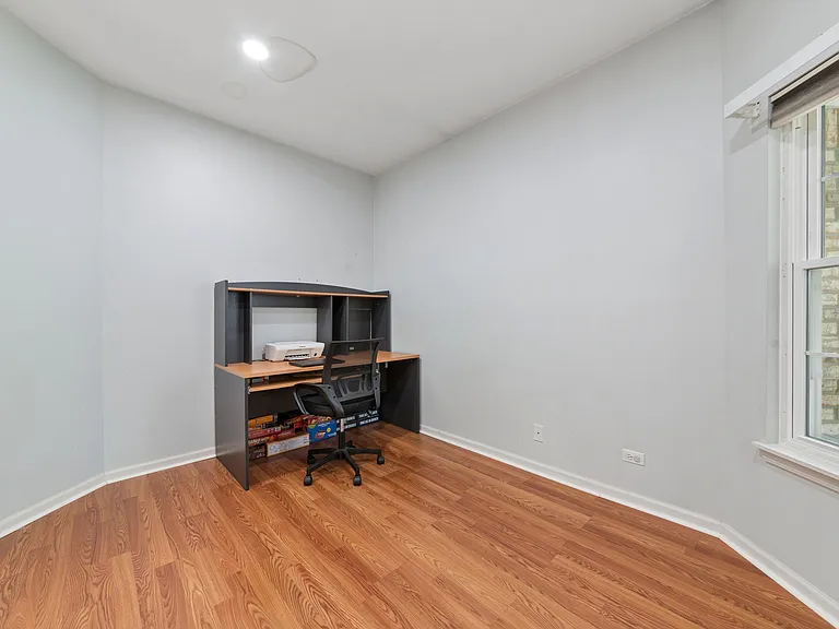122 Bay Dr — Photo 6