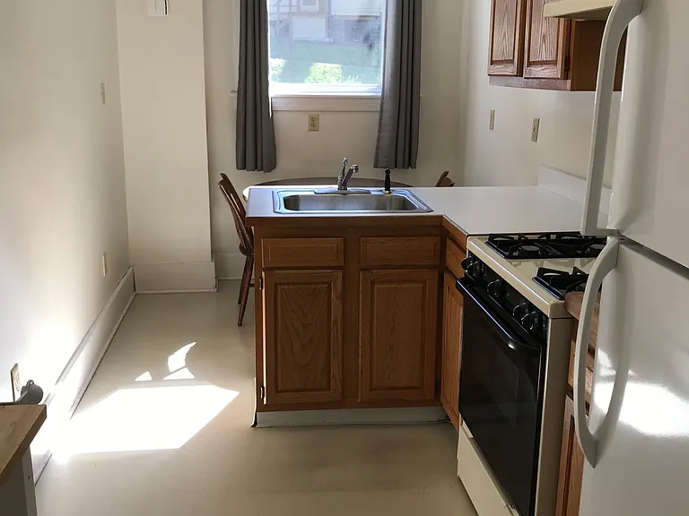 710 East Seneca Street — Photo 15