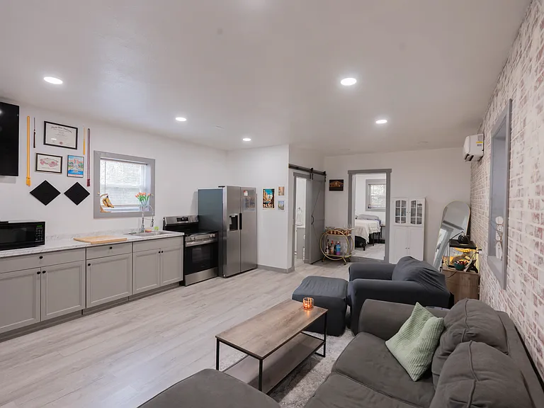 2950 George St — Photo 9