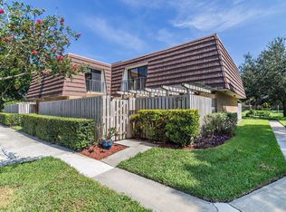 2404 24th Ln, Palm Beach Gardens, FL 33418