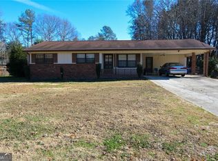 692 Davis Rd, Lawrenceville, GA