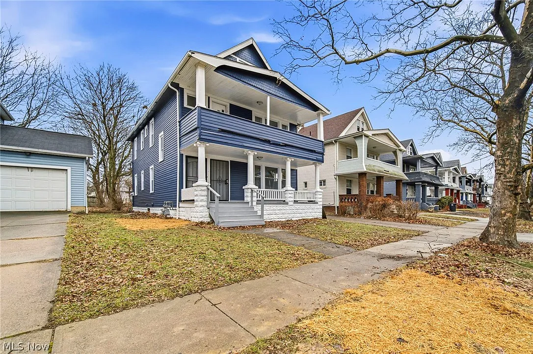 9512 Parkview Ave photo 1
