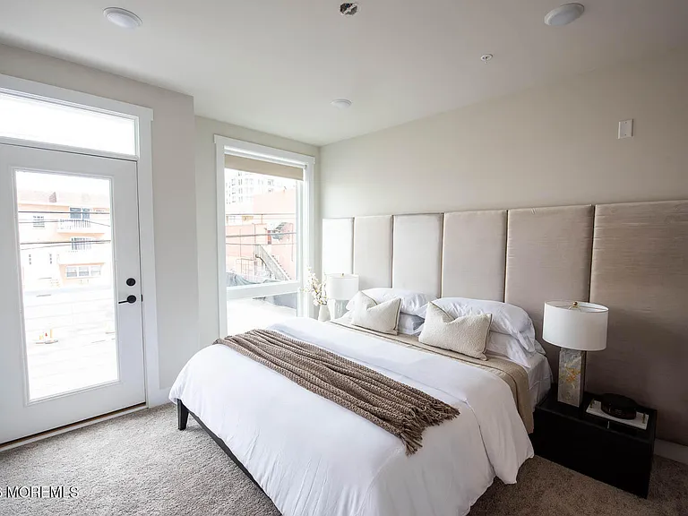 1403 Kingsley St #209 — Photo 23