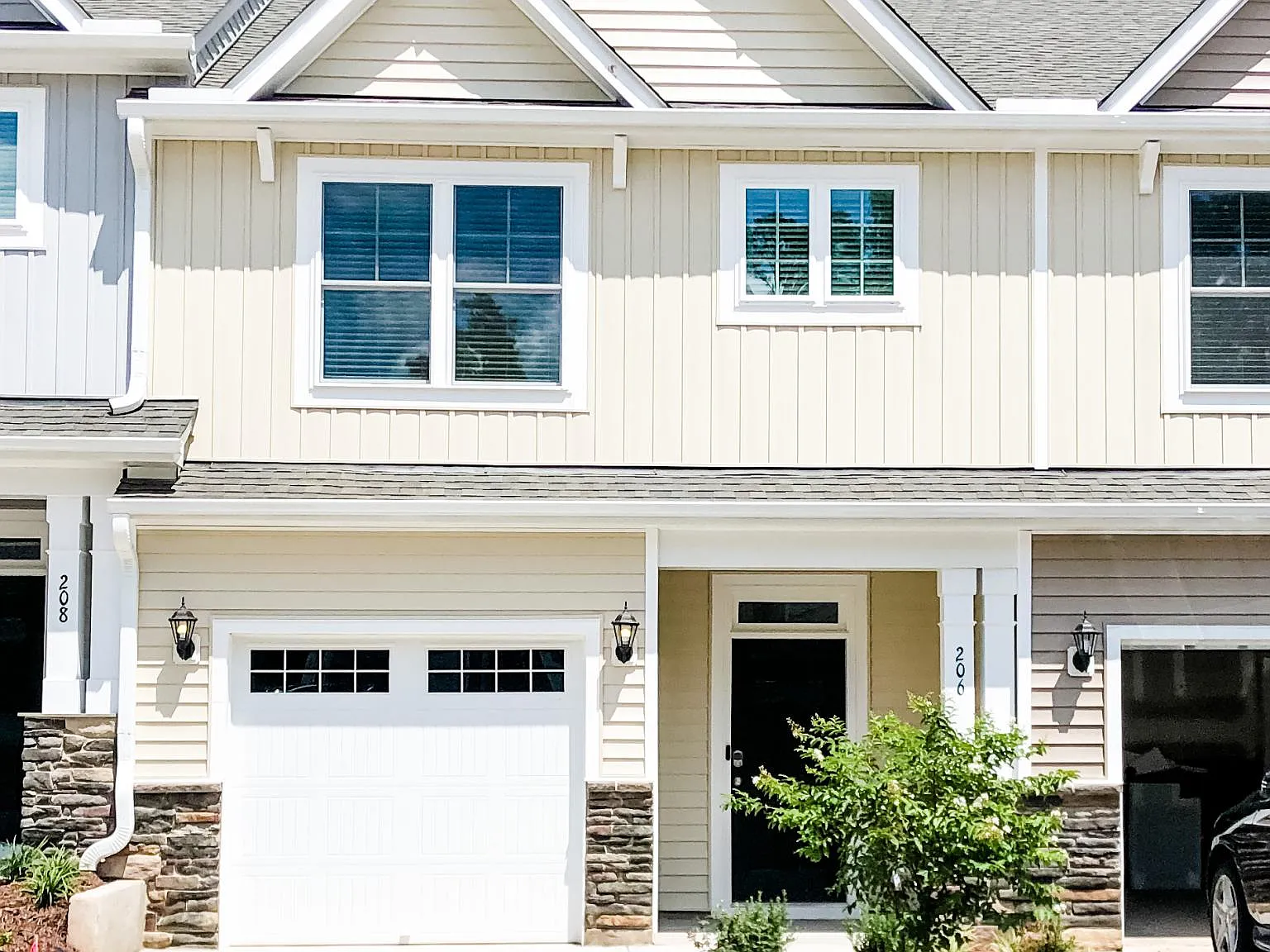 3 bed, 2.5 bath, 1780 sqft, $2,300 — Photo 1