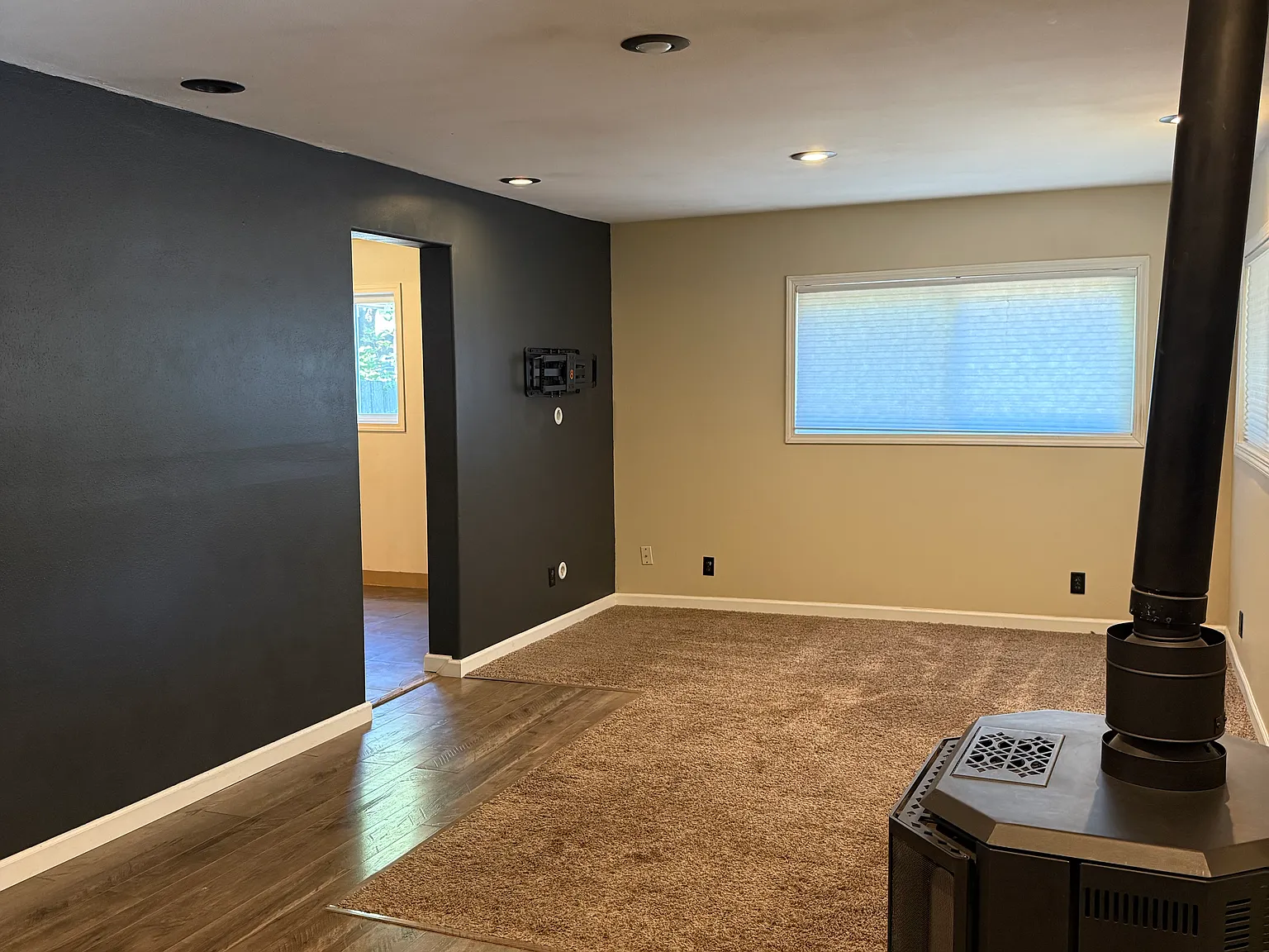 3 bed, 1491 sqft, $2,400 — Photo 2