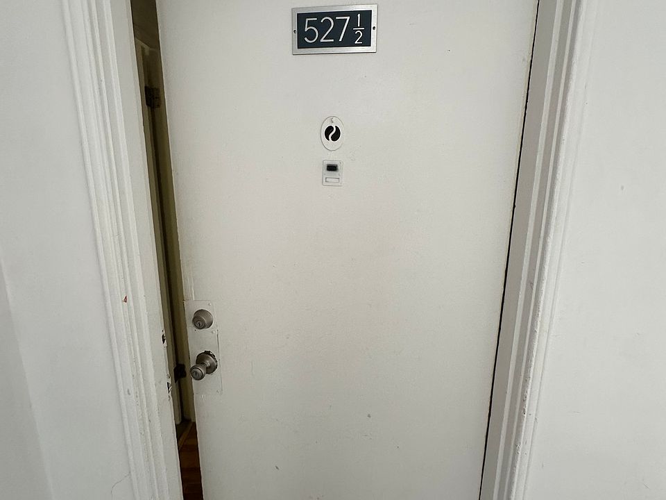 1st image of 523 Glenrock Ave #527