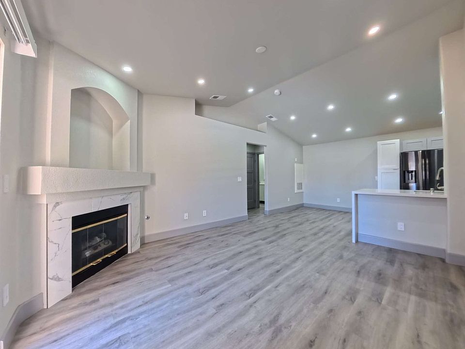 1st image of 5415 W Harmon Ave Unit 2134